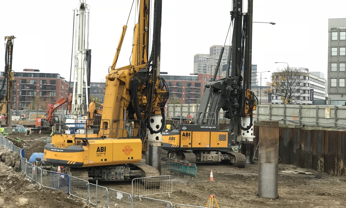 Close up of two RH28 rigs